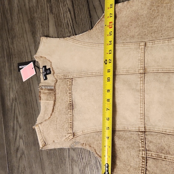 PRETTY LITTLE THING Women's  Tan Sleeveless Denim TopVest Size 8. - Picture 9 of 13